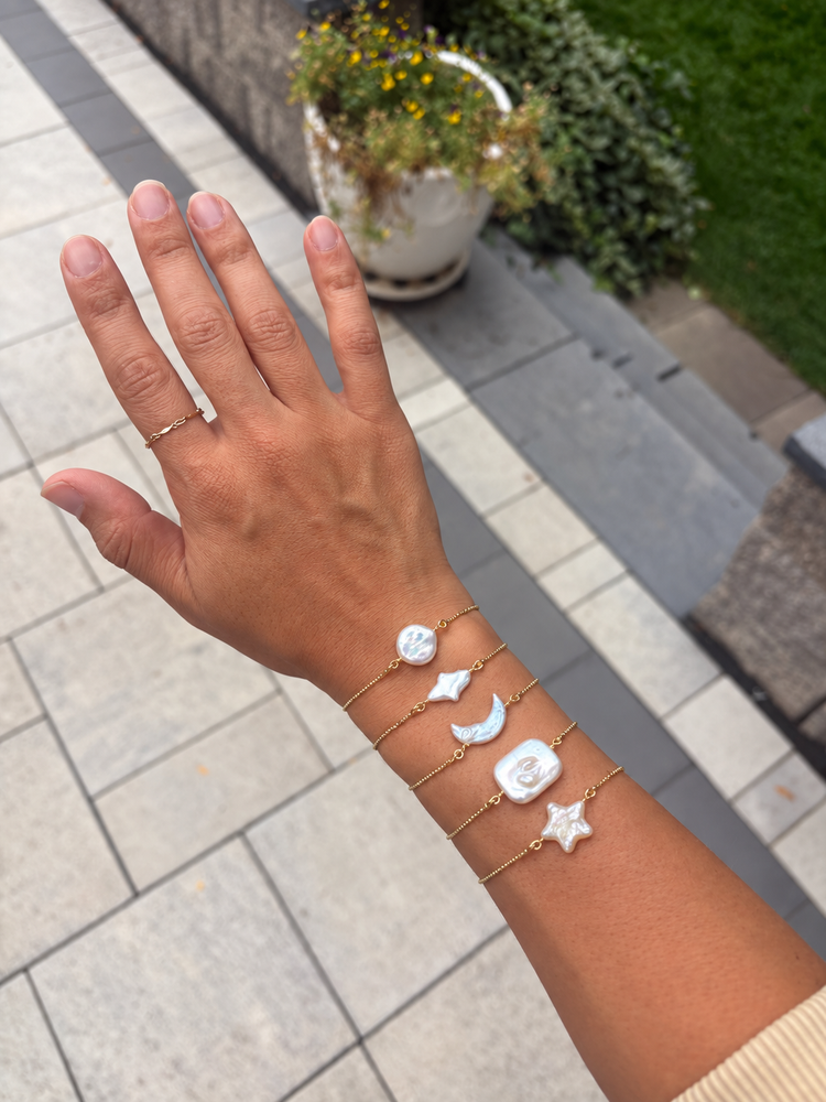 Adjustable Freshwater Pearl Bracelet